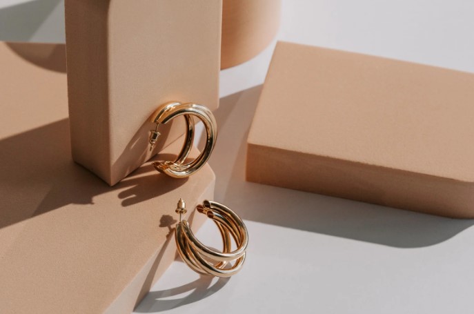 Рассмотрим варианты украшений для рук